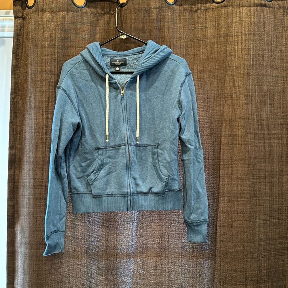 American Eagle zip up